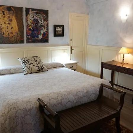 La Sala De 3* Camos (Catalonia)